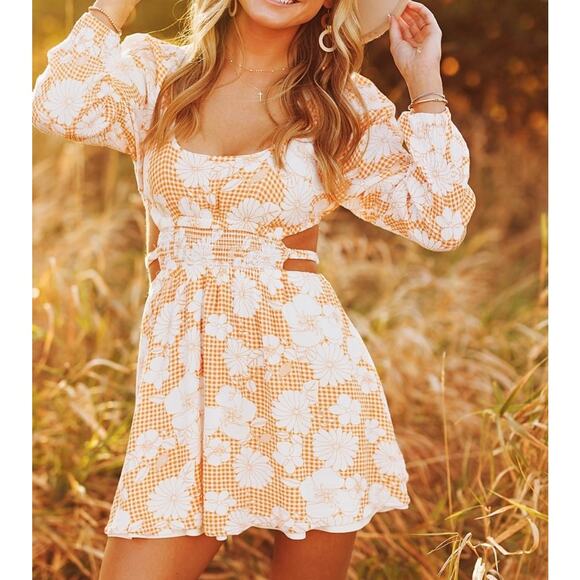 Endless Blu Dresses & Skirts - Endless Blu NWT Dress Small boho floral flower cut out back long sleeve cottage